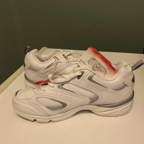 NWT Women’s AVIA 330 White Archrocker Shoes Size 7 - Picture 3 of 8